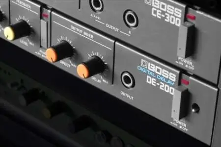Boss DE-200 gain mod for keyboards